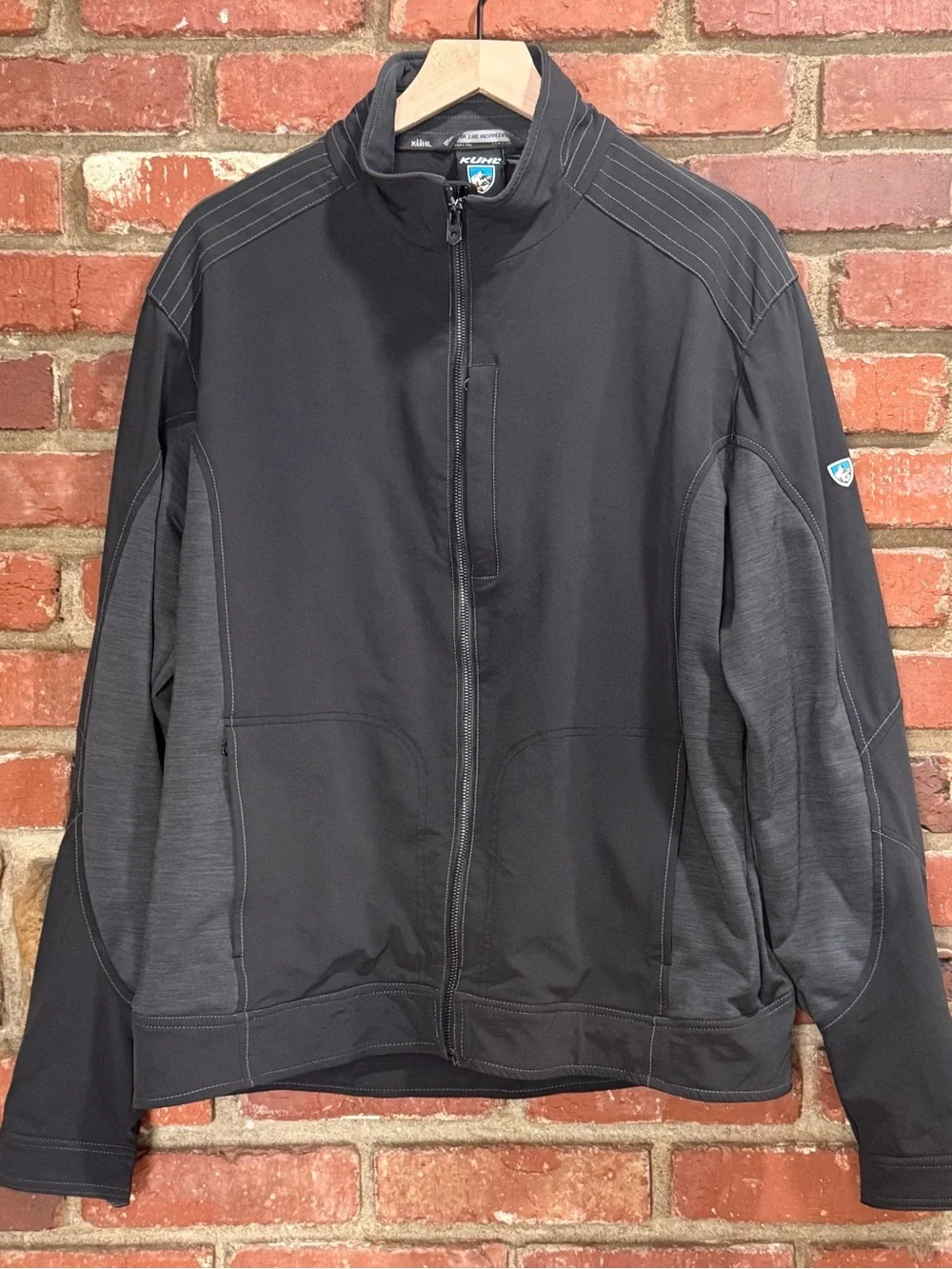 Kuhl Men's Black and Gray Jacket Dyfynce soft shell Size XL FLAWED-NOTED BELOW